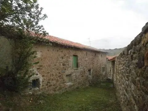 Casa rústica en Valle de Santullán