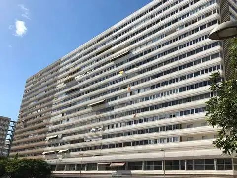 Local comercial en Avenida Juan XXIII, 7