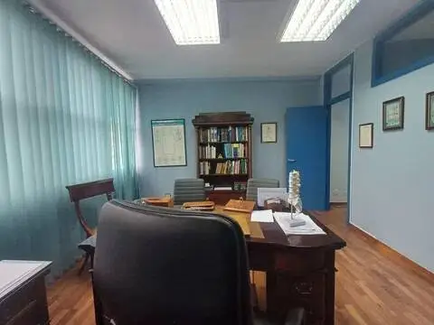 Local comercial en Avenida Juan XXIII, 7