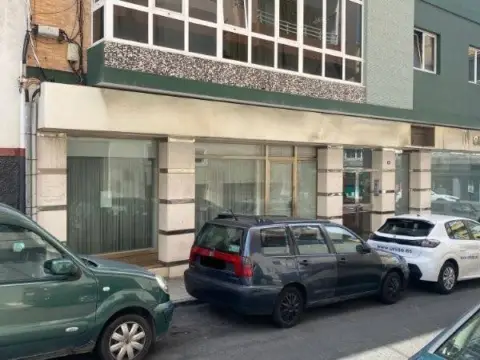 Local comercial en calle Obispo Encina