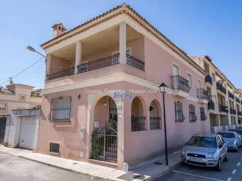 Casa adosada en calle Antonio Machado
