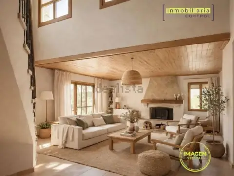 Chalet en Avenida de los Pirineos