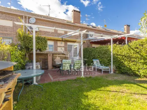 Casa en Villanueva de la Torre