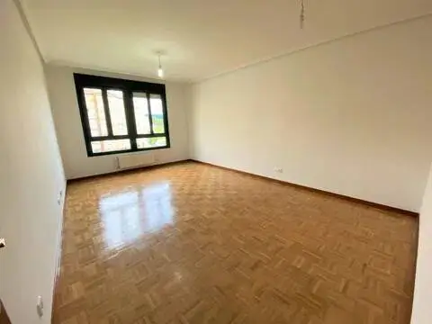 Piso en Pumarín-Teatinos