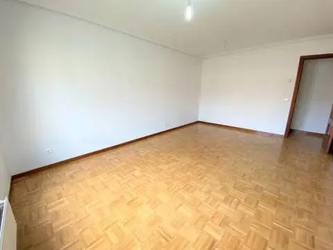 Piso en Pumarín-Teatinos