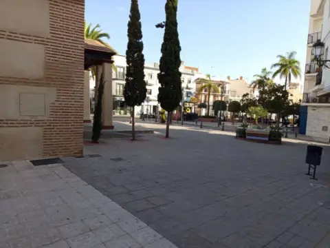 Local comercial en Plaza de la Ermita