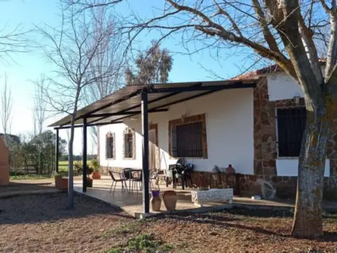Chalet en Argamasilla de Calatrava
