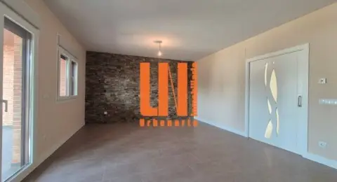 Casa pareada en Núcleo Urbano