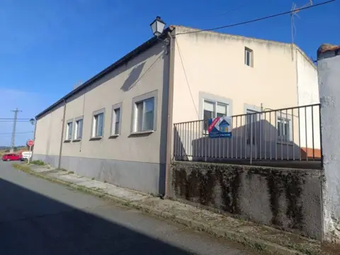 Casa rústica en calle Buenos Aires