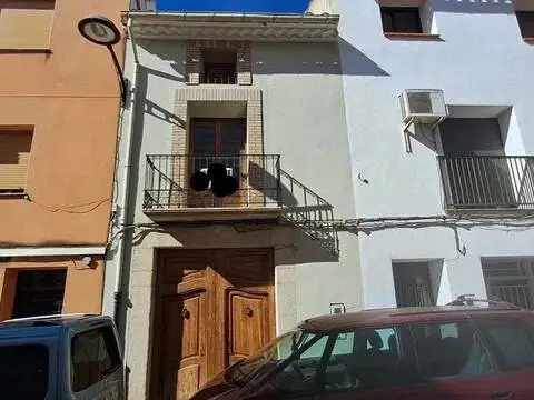 Casa adosada en Les Coves de Vinromà