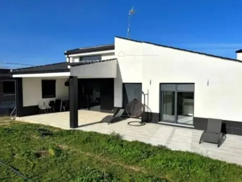 Chalet en Carrascal de Barregas