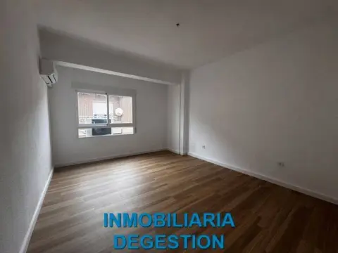 Piso en calle de La Carolina