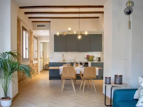 Piso en Plaça de la Santa Creu