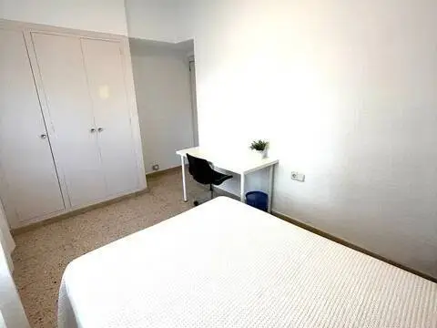 Habitación en calle Pasos de Santiago