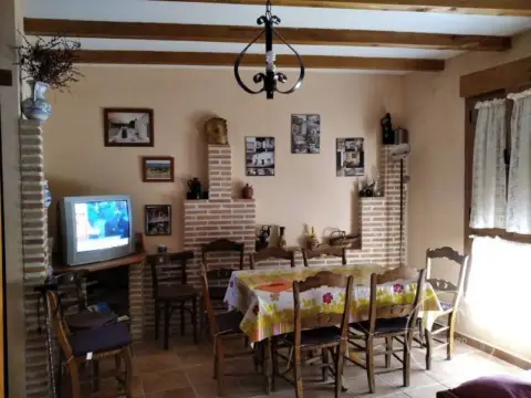 Casa adosada en Monterrubio