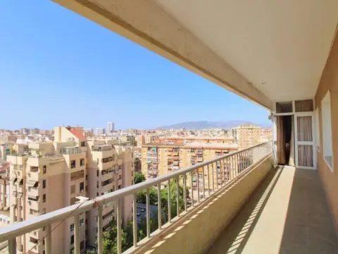 Piso en La Aurora-La Alameda