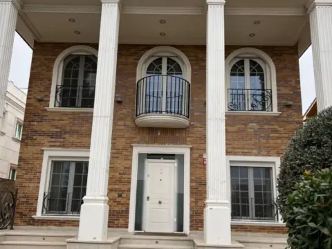 Chalet en calle del Rododendro, 76