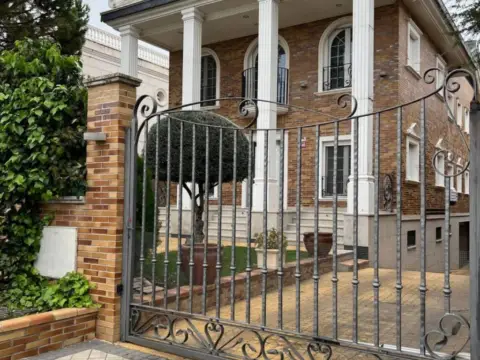 Chalet en calle del Rododendro, 76