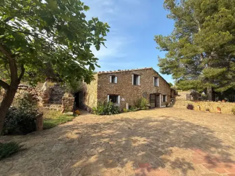 Casa rústica en Sierra Engarcerán