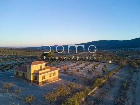 Chalet en Cela-Estación