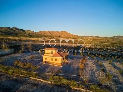 Chalet en Cela-Estación