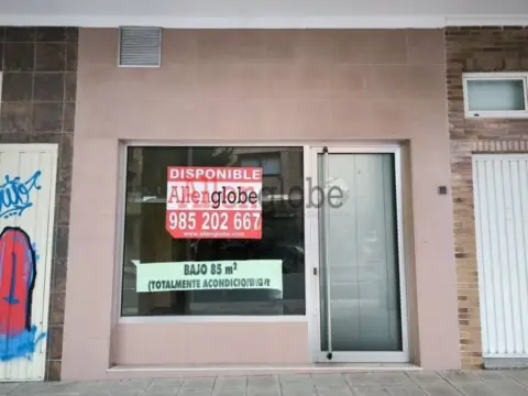 Local comercial en Montecerrao