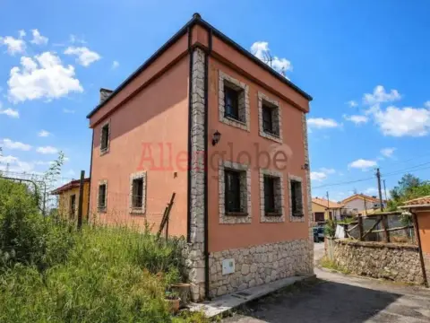 Casa en La Manjoya-Parroquias Sur