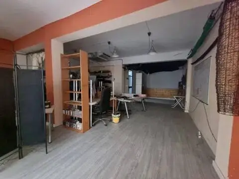 Local comercial en Carrer Legionari Bernabeu