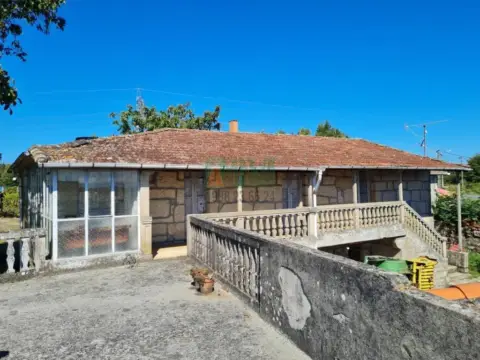 Casa en Amoeiro