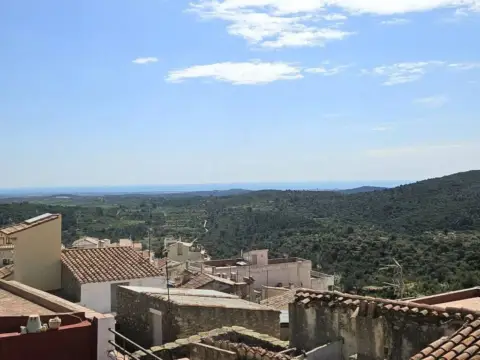 Casa adosada en Cervera del Maestre
