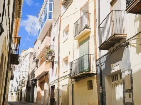 Casa adosada en Cervera del Maestre