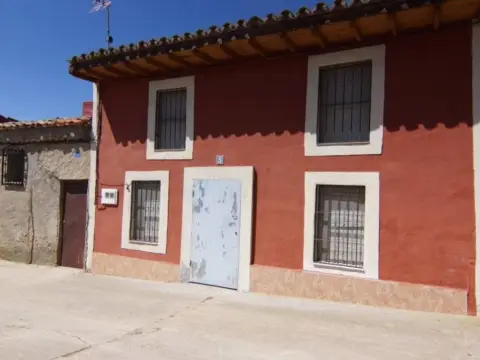 Casa adosada en Villalba de La Lampreana