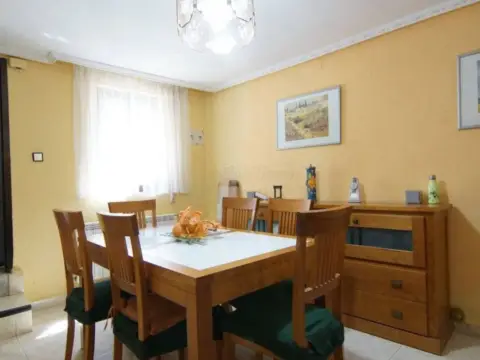 Casa adosada en Villalba de La Lampreana