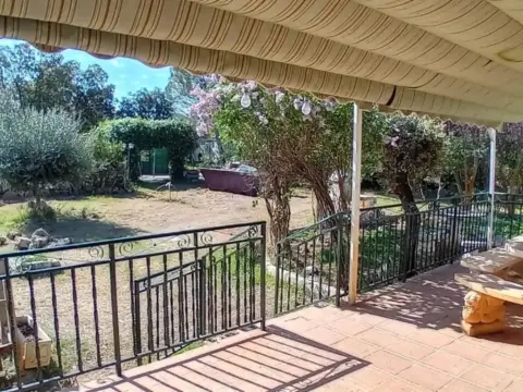 Chalet en calle Acacias
