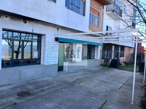 Local comercial en calle Fuente