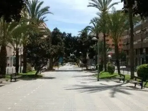Local comercial en Avenida de Óscar Esplá