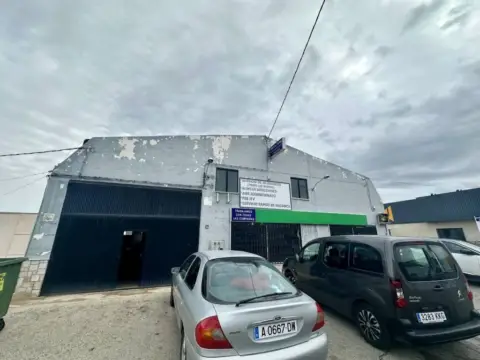 Local comercial en Catral