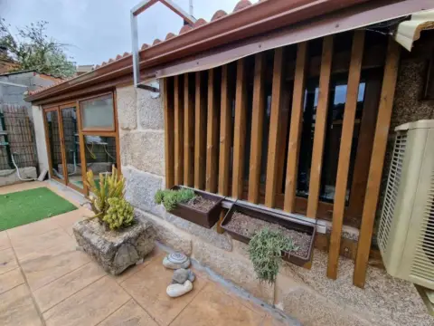 Chalet en San Cibrao Das Viñas (Capital)