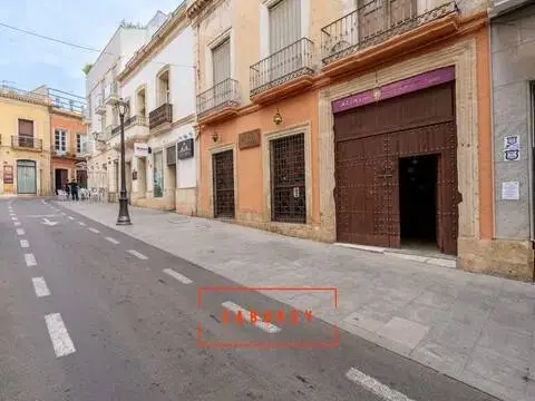 Local comercial en calle Jovellanos