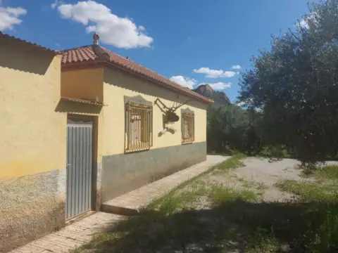 Casa rústica en Bácor