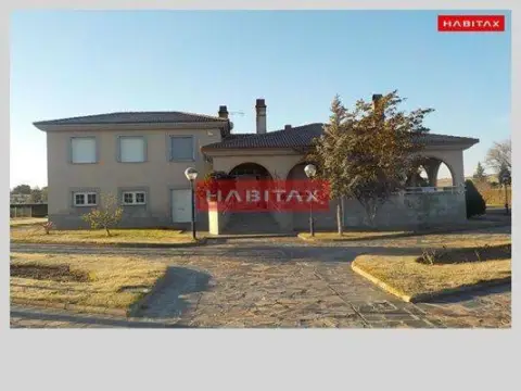 Chalet en Zamora Capital