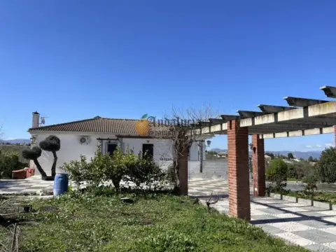 Chalet en Moraleda de Zafayona