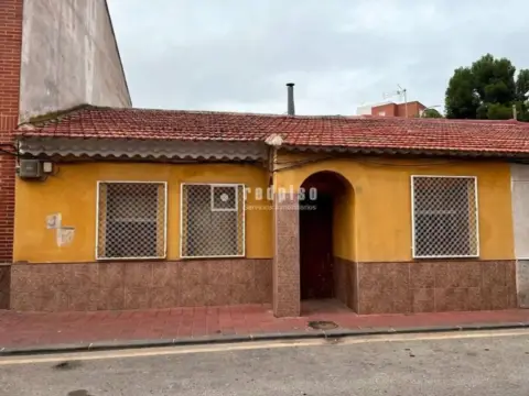 Casa adosada en Infante Juan Manuel