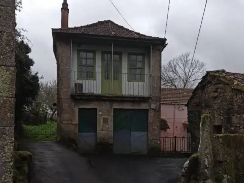 Casa en Cerdedo (Resto Parroquia)