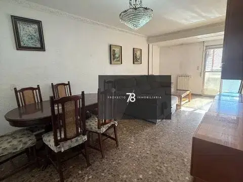 Piso en calle del Poeta Alfonso Carlos Comín Ros