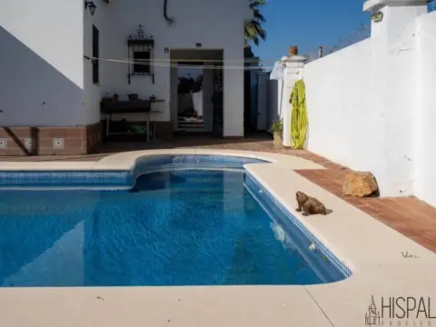 Chalet en Sanlúcar la Mayor