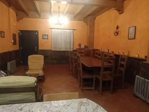 Local comercial en Cascajos-Piqueras