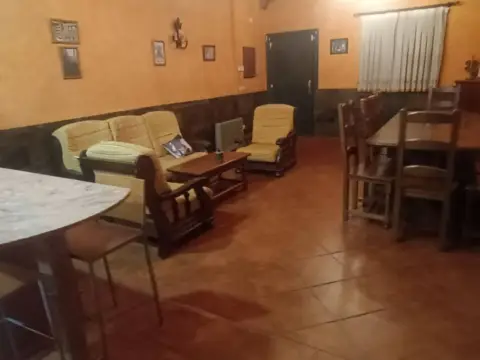 Local comercial en Cascajos-Piqueras