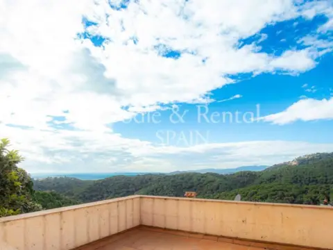 Casa en Canyelles-La Montgoda
