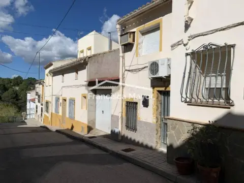 Casa rústica en Cortes de Pallás